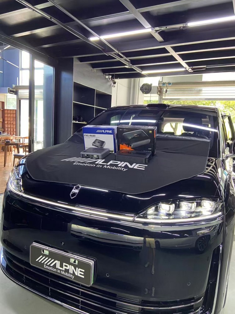 新能源座舱音质进阶｜智界 V9 升级阿尔派 PXE‑R680 DSP 功放 + 赫兹 DP4.300 纯功放优化音响表现
